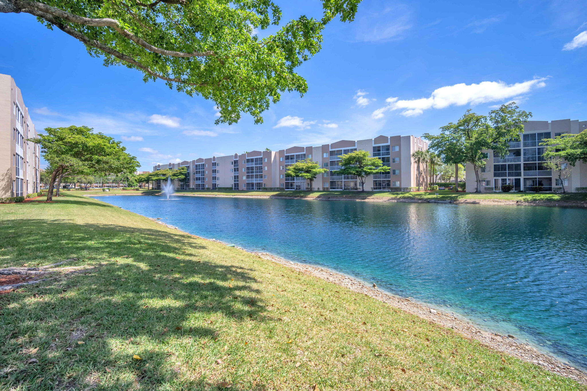 9560 Weldon Circle # J210 — Photo 4