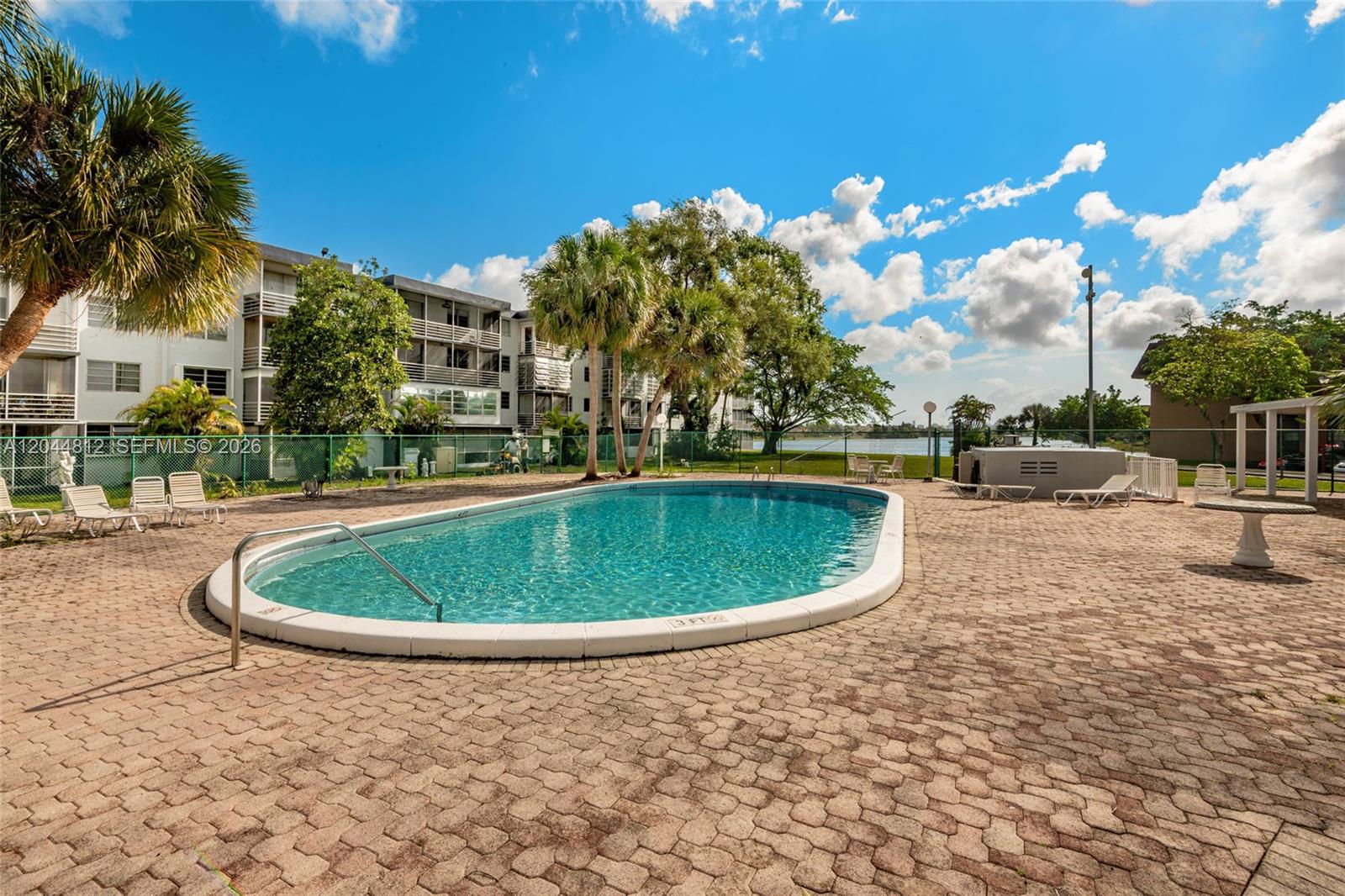 447 NE 195th St # 214, Miami FL 33179