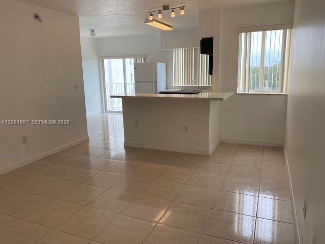 115 SW 42nd Ave # 504 — Photo 2