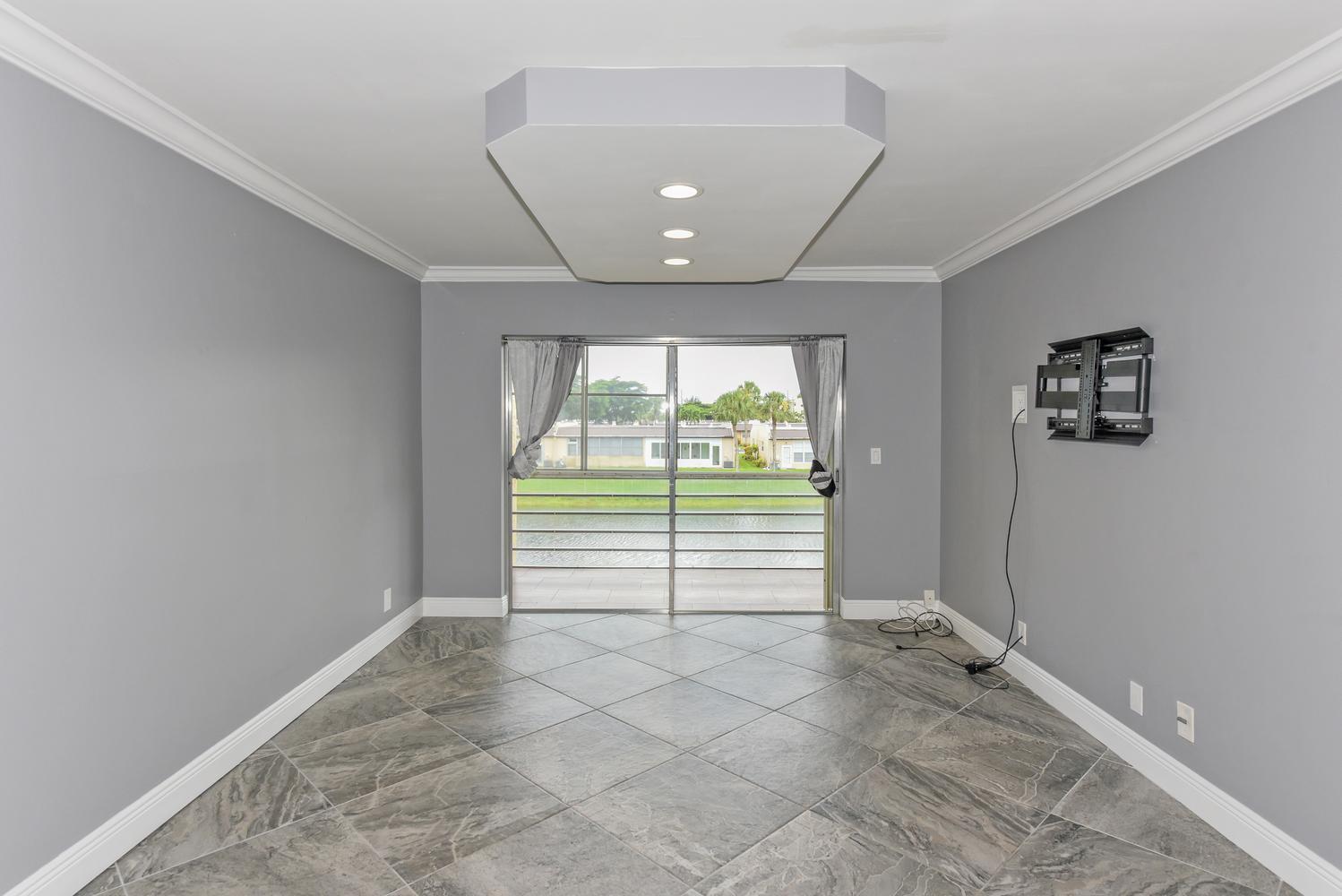 012-056-156 Lake Evelyn Dr-1498x1000