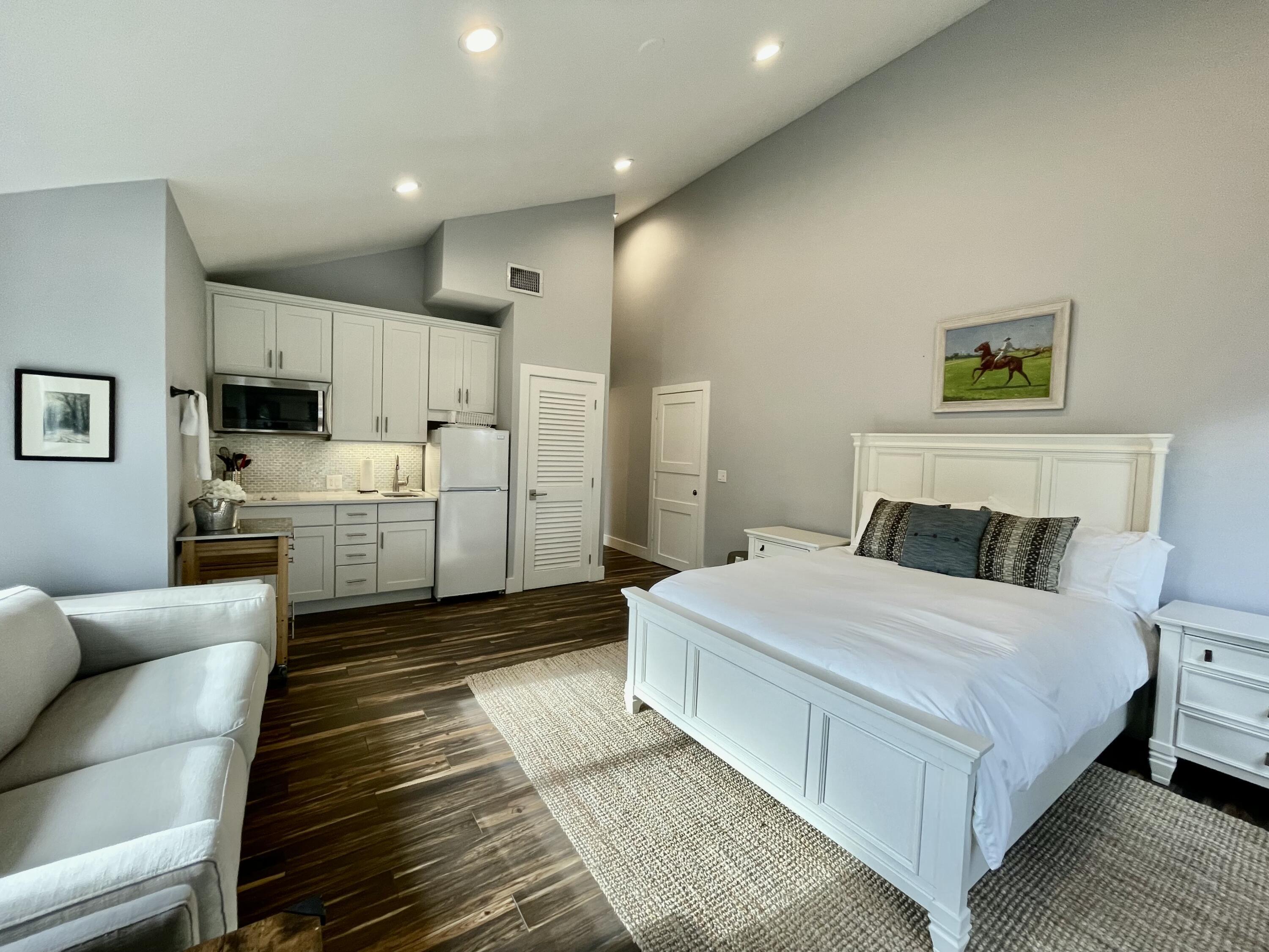 11863 Wimbledon Circle # 547 — Photo 4