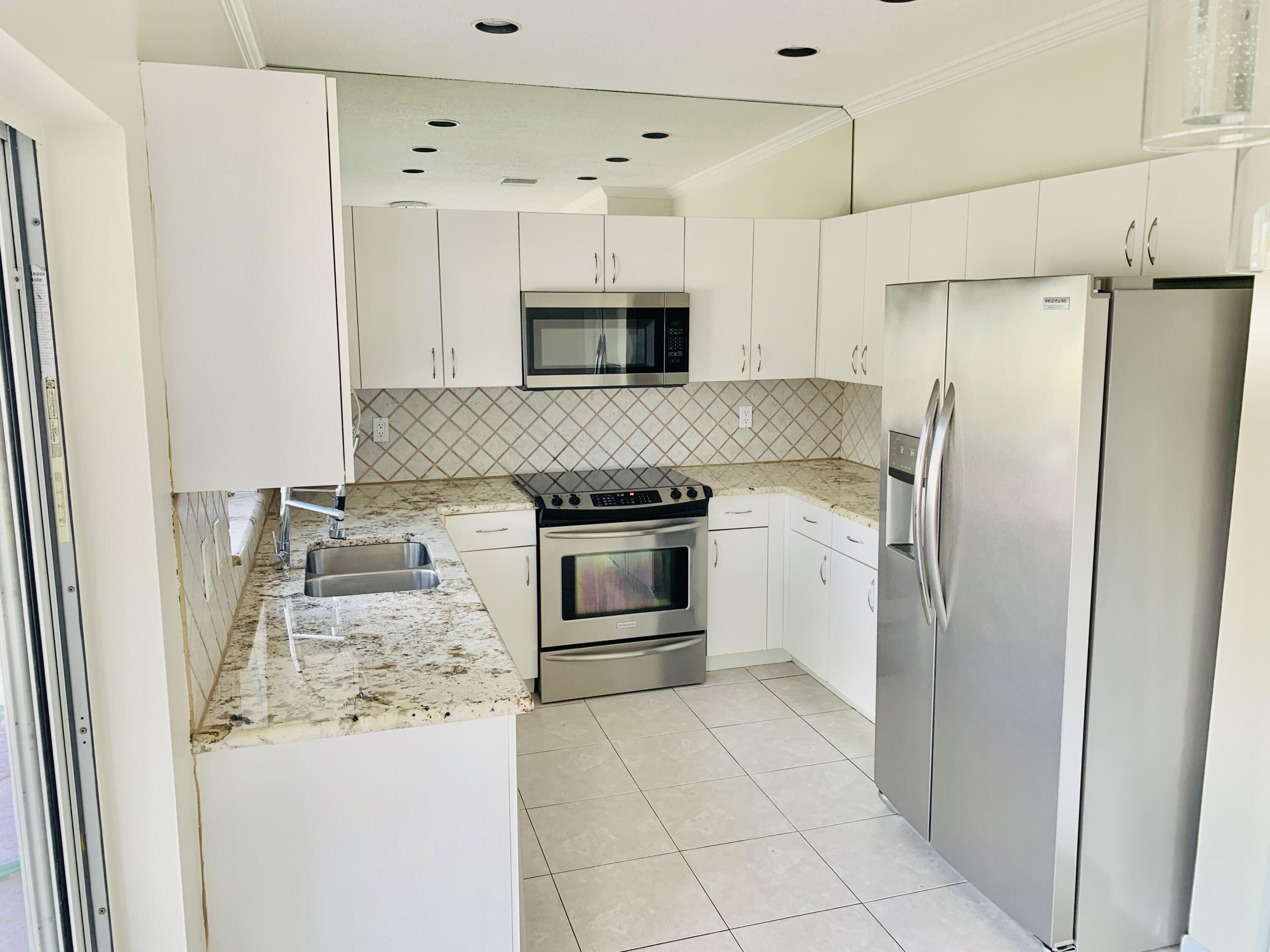 10837 Palm Spring Drive — Photo 3