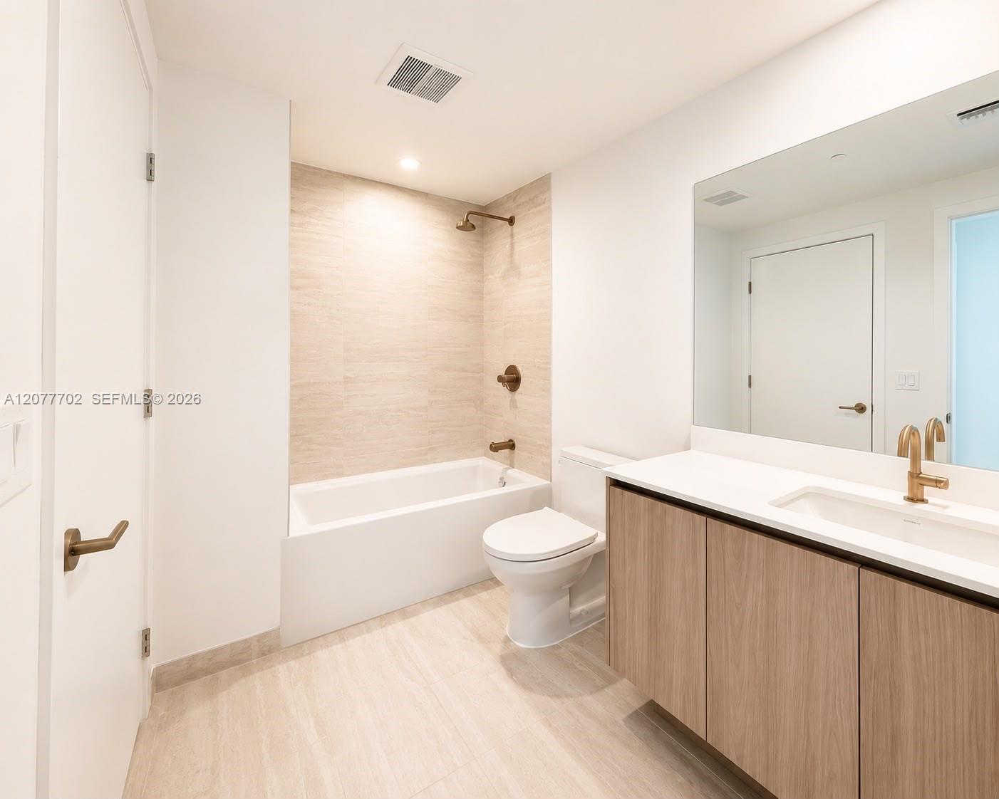 77 SE 5th St # 1903 — Photo 4
