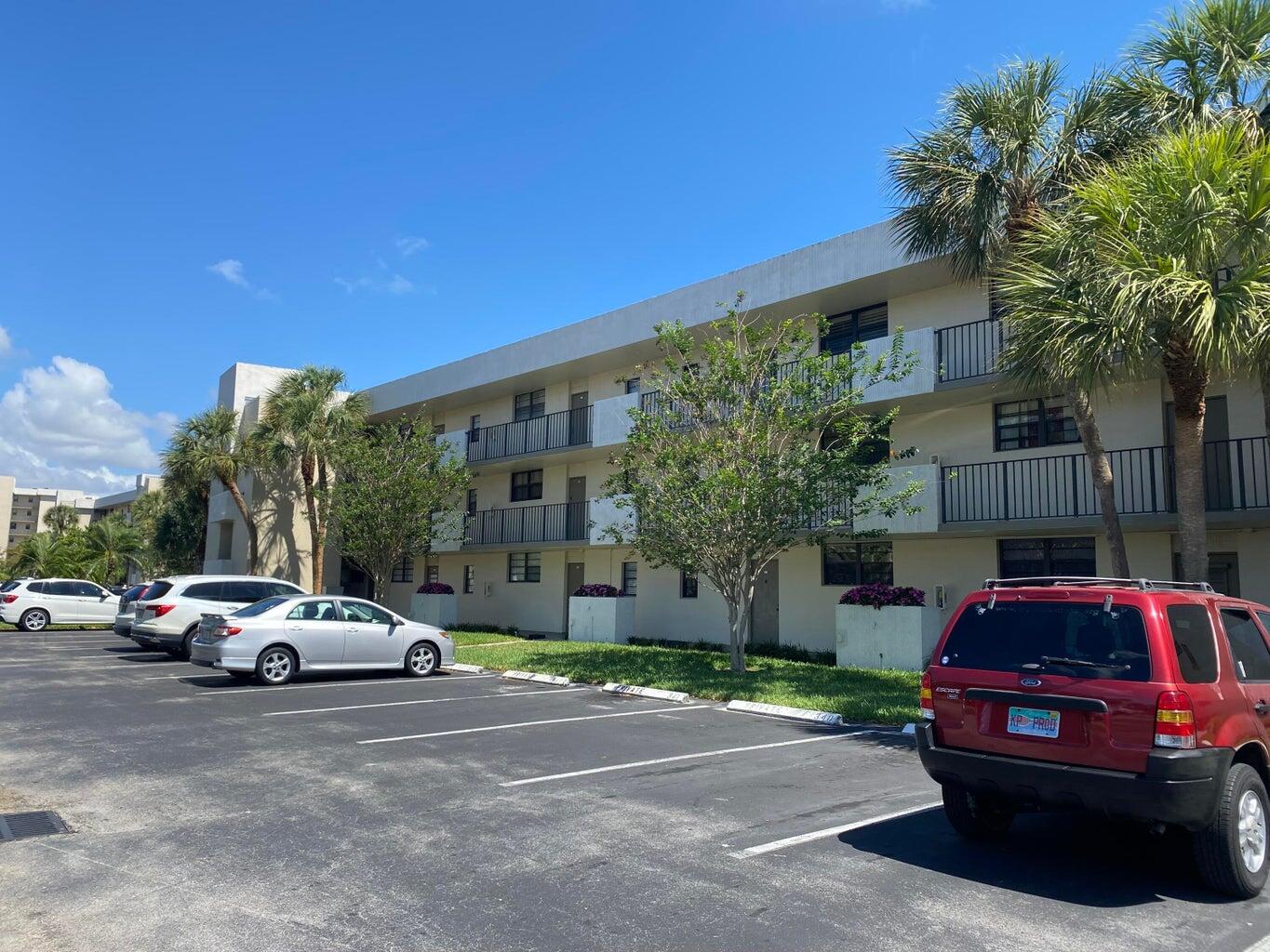 2420 Deer Creek Country Club Boulevard # d — Photo 4