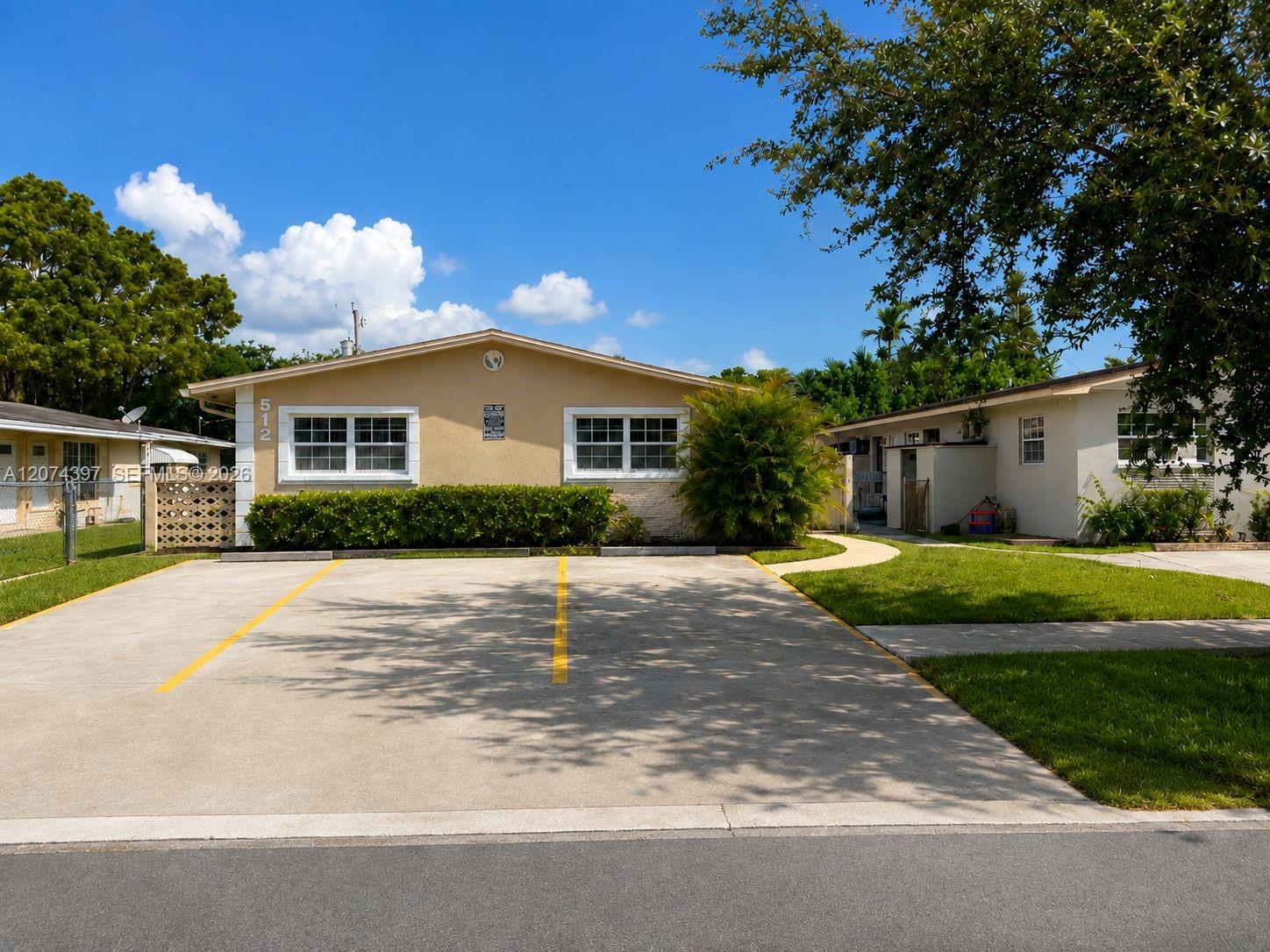 512 SW 10th St, Hallandale Beach FL 33009