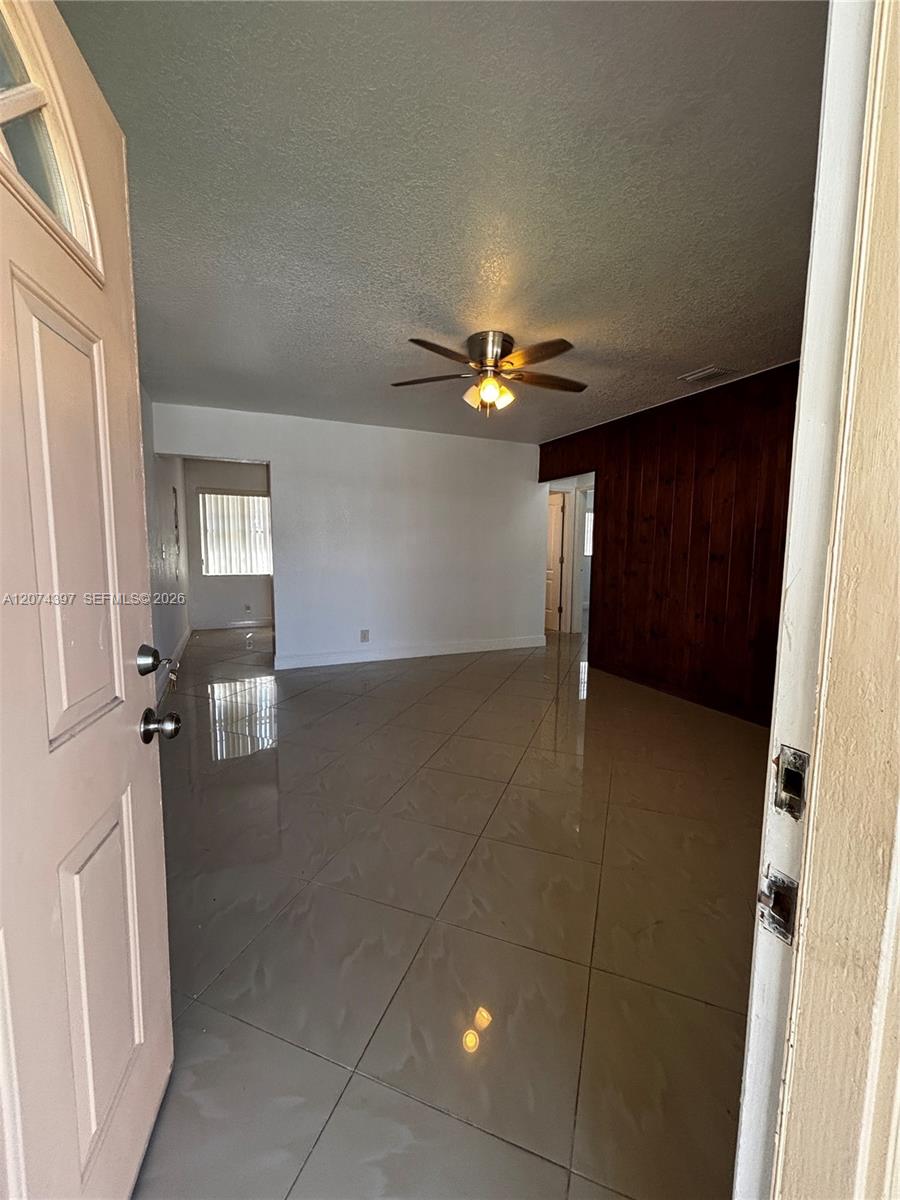512 SW 10th St — Photo 5
