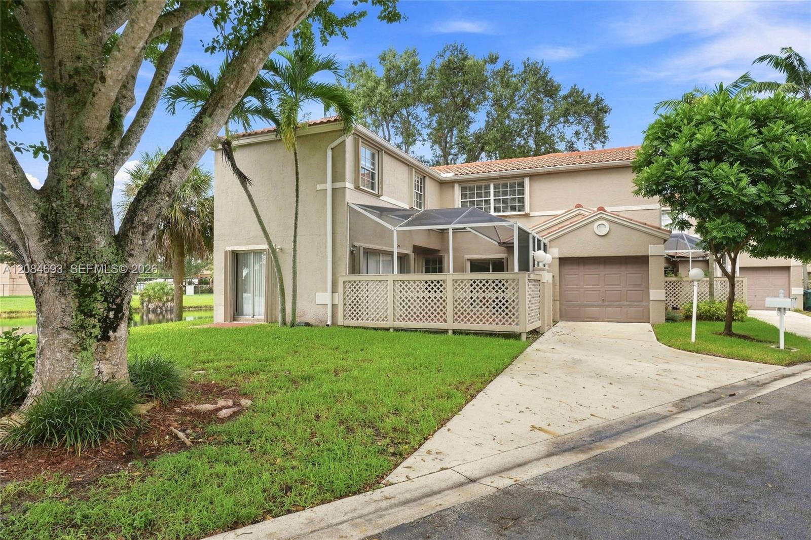 10922 Chandler Dr — Photo 3