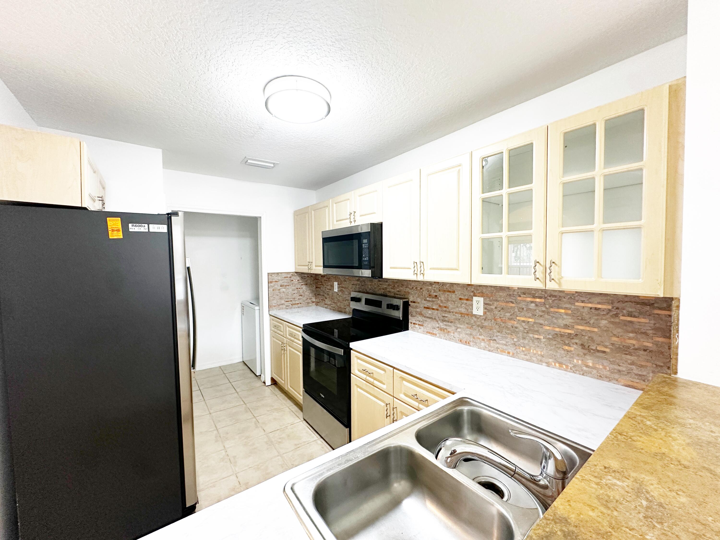 614 SW 106TH Avenue # 1507 — Photo 3