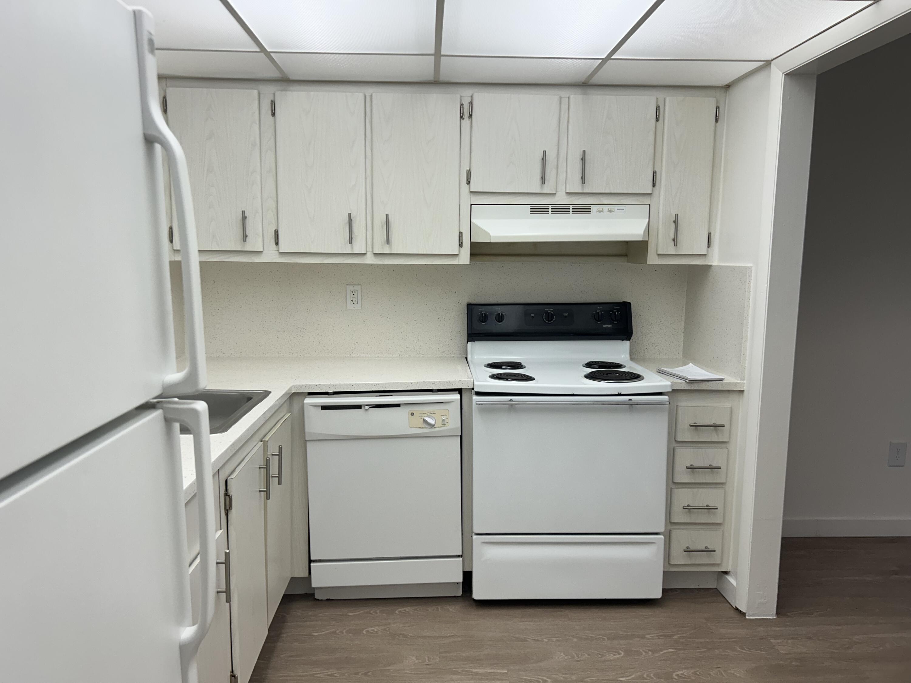 4108 N Pine Island Road # 108 — Photo 3