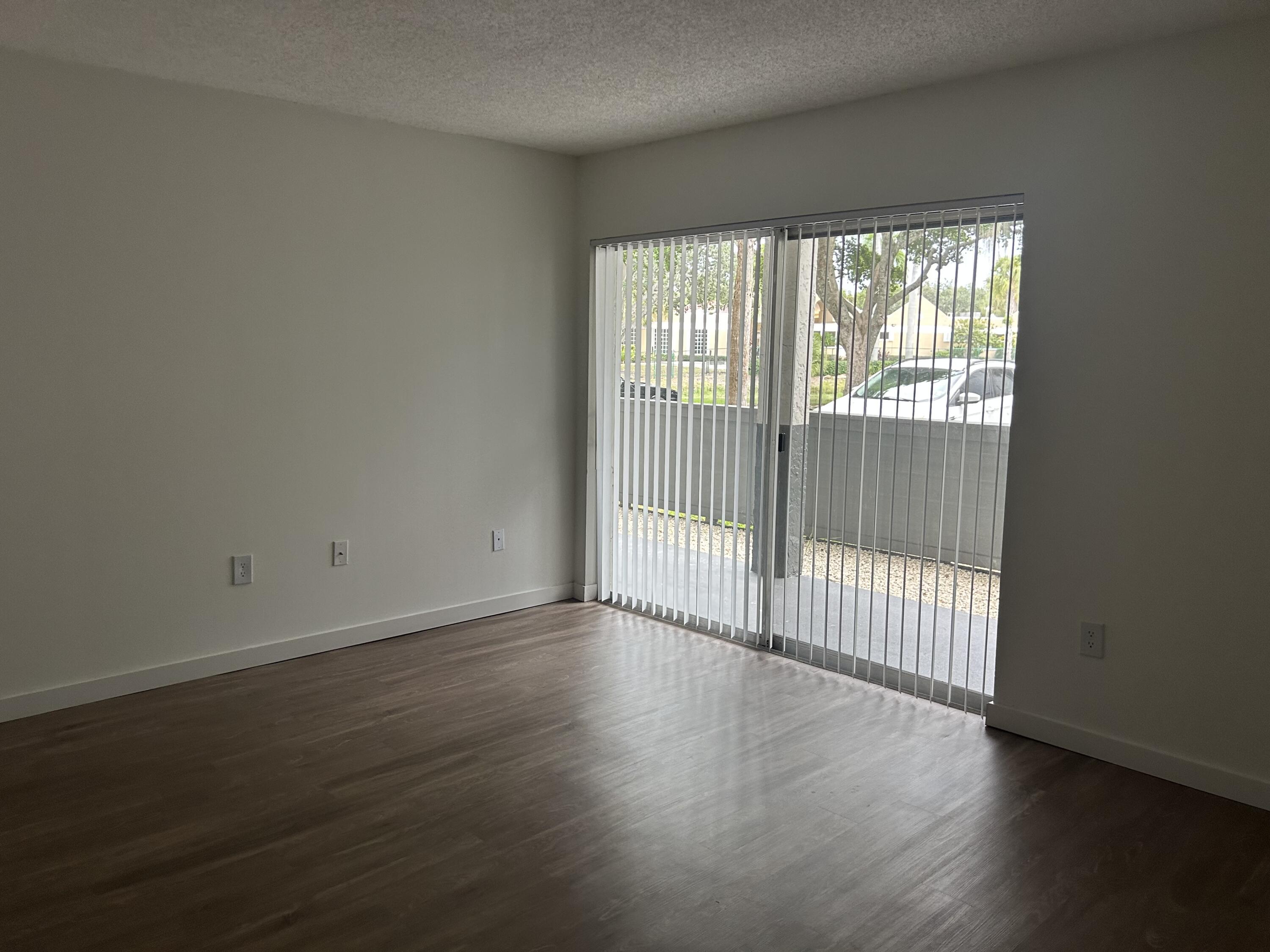 4108 N Pine Island Road # 108 — Photo 2