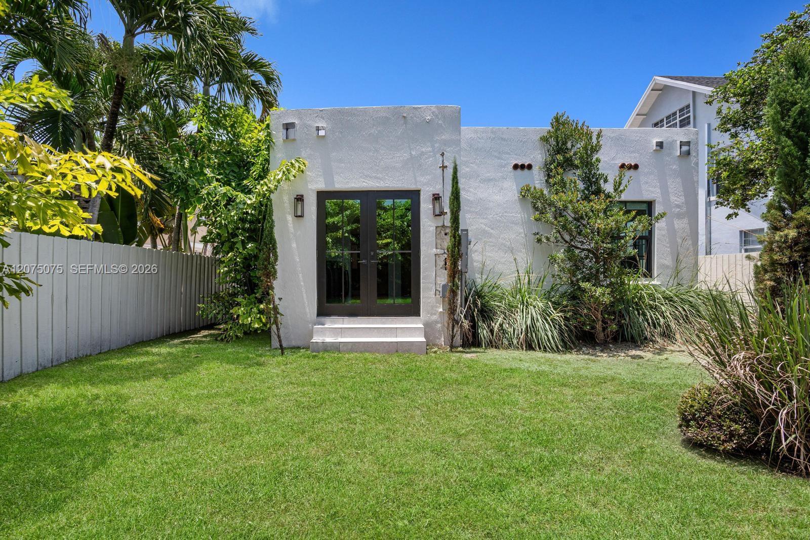 1424 SW 11th St — Photo 5