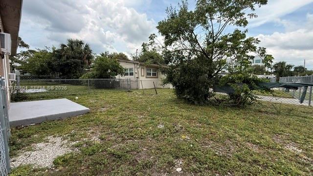 646 NW 14th Ter — Photo 5