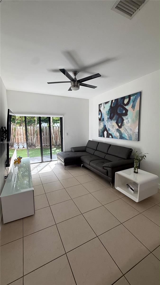 8917 NW 102 CT # 0 — Photo 4