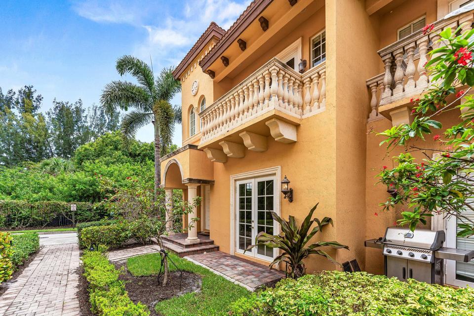 210 NE 69th Circle, Boca Raton FL 33487
