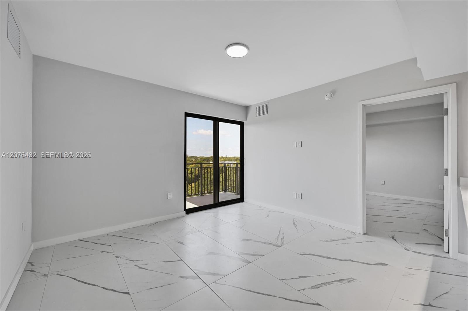 840 NE 130th St # 508 — Photo 3
