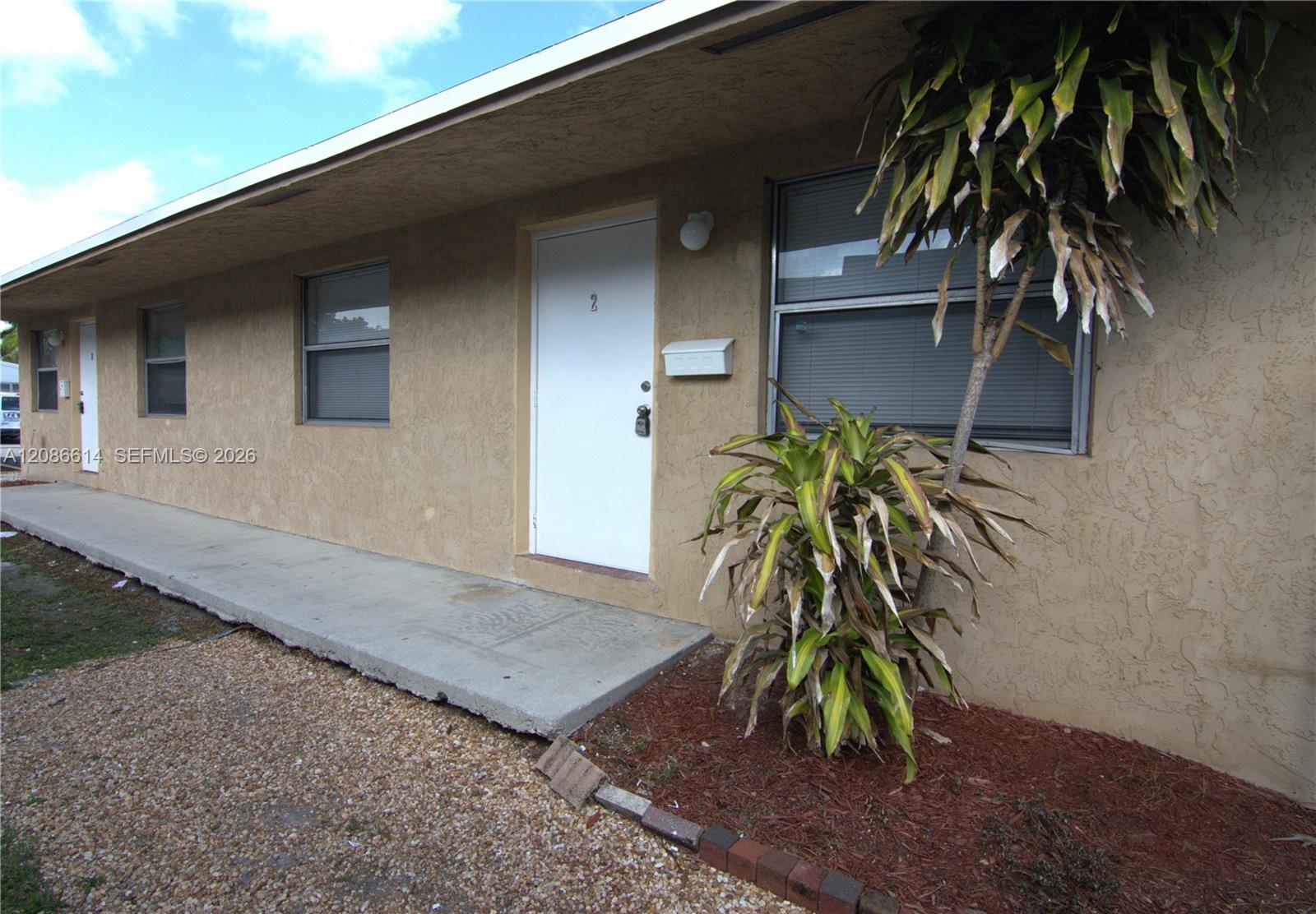 806 NW 10th St # 1, Hallandale Beach FL 33009