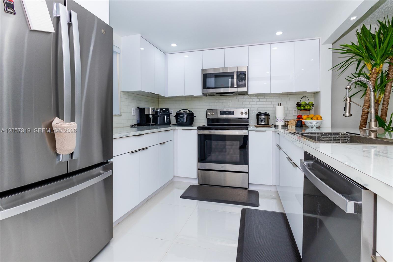 469 N Pine Island Rd # B308, Plantation FL 33324