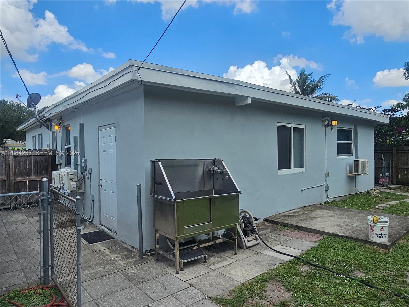 12145 NE 11th Ct — Photo 5