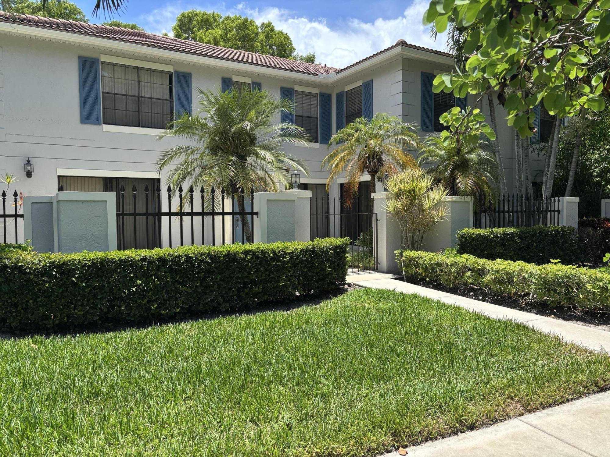352 Prestwick Circle # 1, Palm Beach Gardens FL 33418