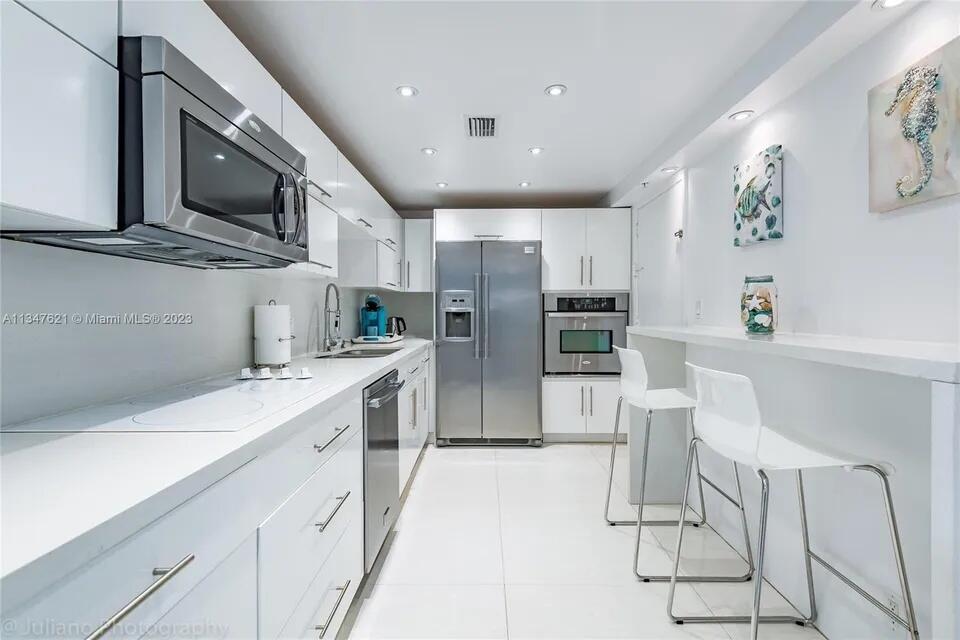 3901 S Ocean Drive # 2H — Photo 4