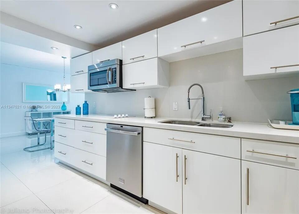 3901 S Ocean Drive # 2H — Photo 3