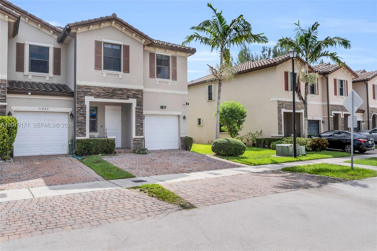 11671 SW 150th Pl — Photo 2