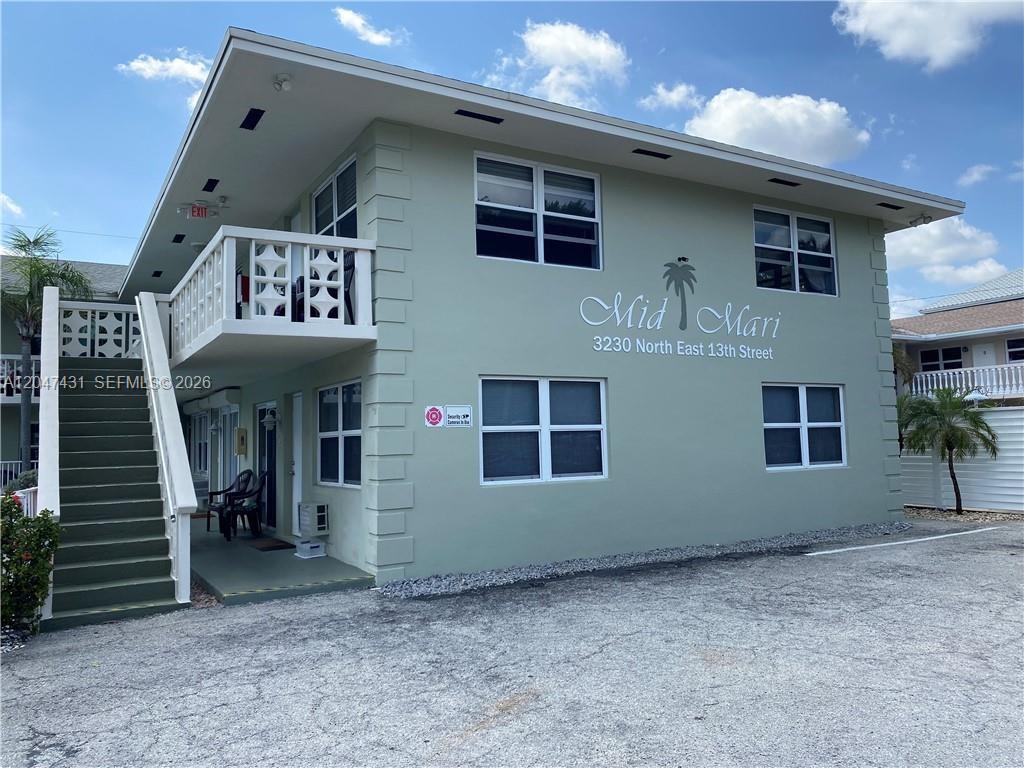 3230 NE 13th St # 2, Pompano Beach FL 33062
