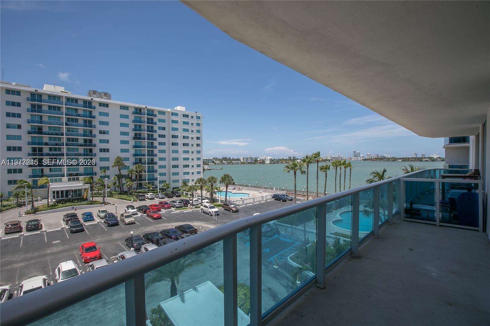 7501 E Treasure Dr # 4K — Photo 3