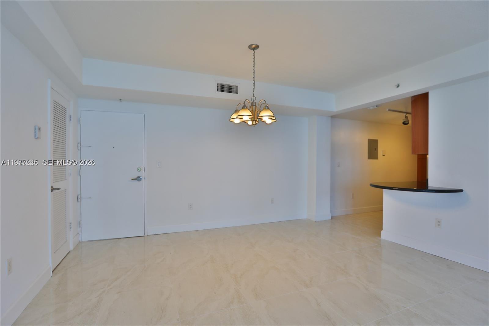 7501 E Treasure Dr # 4K — Photo 4