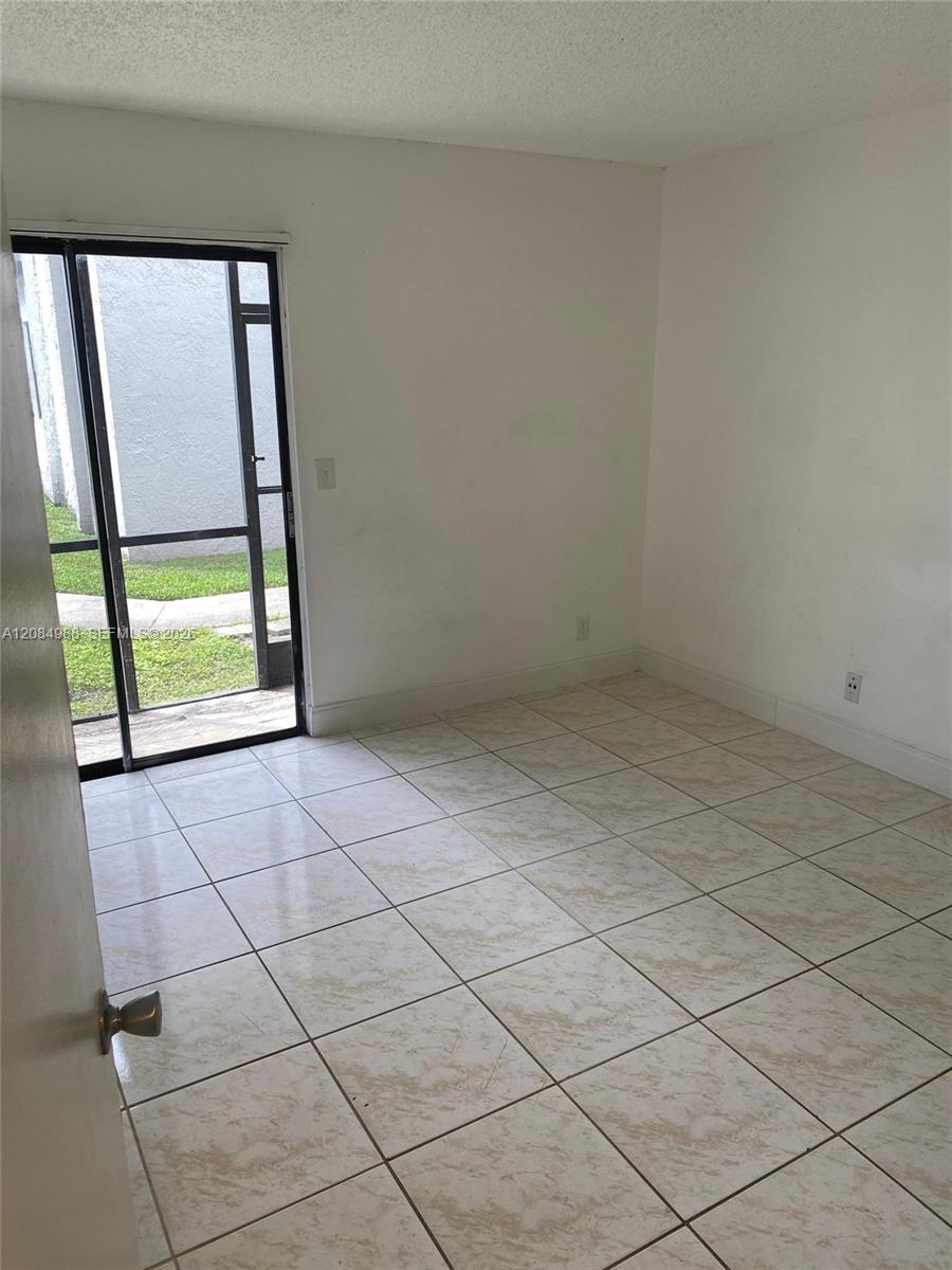 3016 Coral Ridge Dr # 113B — Photo 5