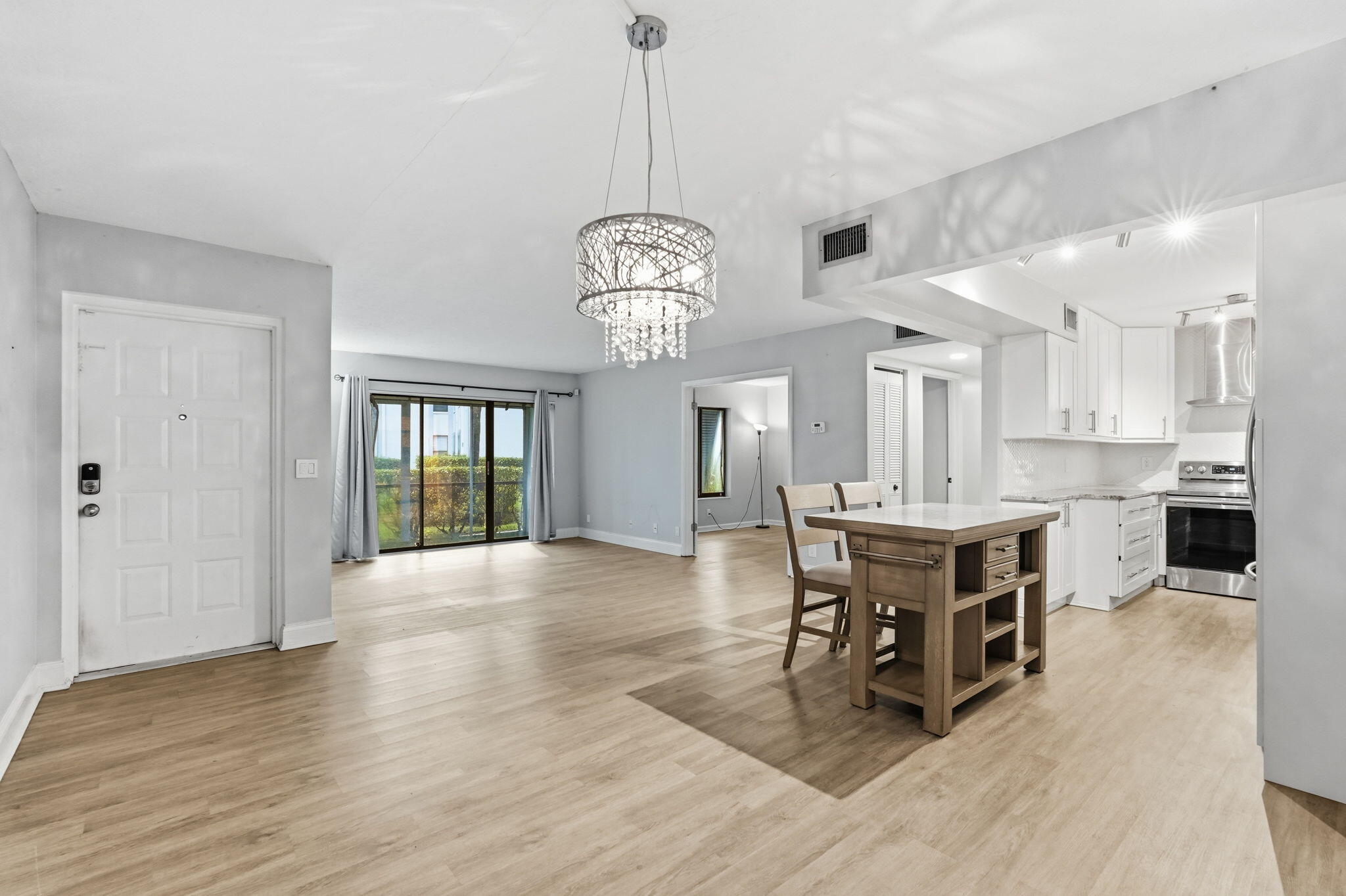 1104 GREEN PINE Boulevard # G1 — Photo 2