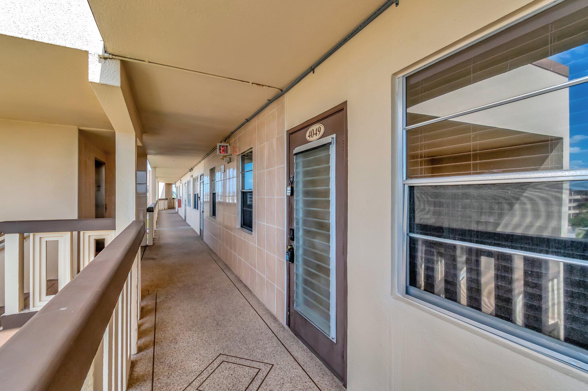 4049 Wolverton C — Photo 4