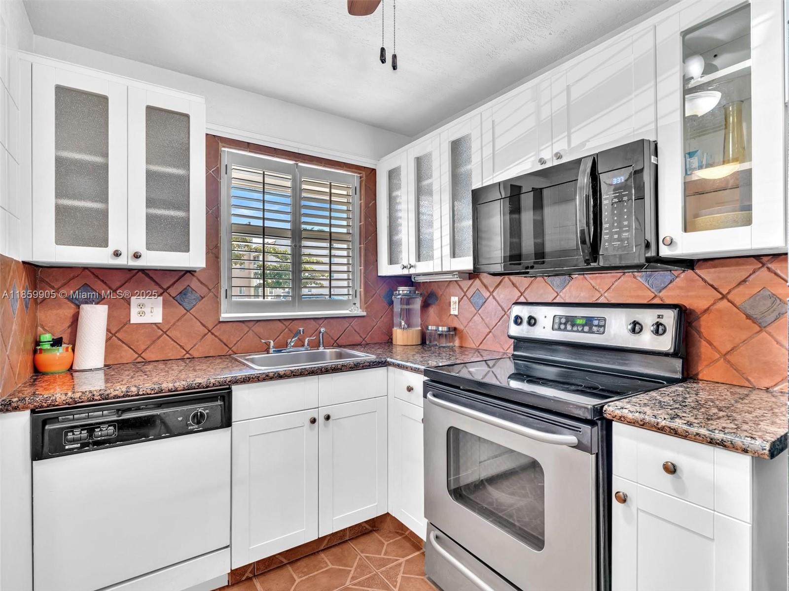8020 N Sunrise Lakes Dr # 110, Sunrise FL 33322
