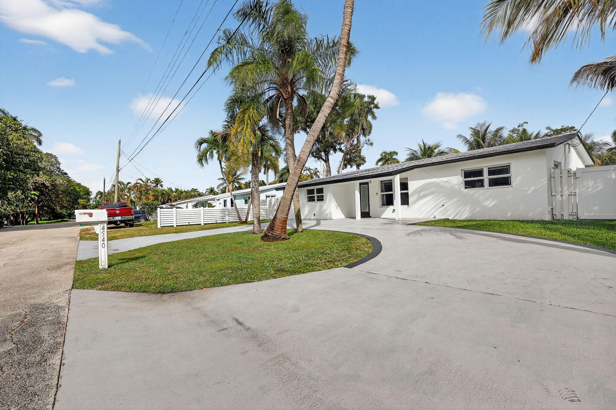 4540 SW 28TH Terrace — Photo 4