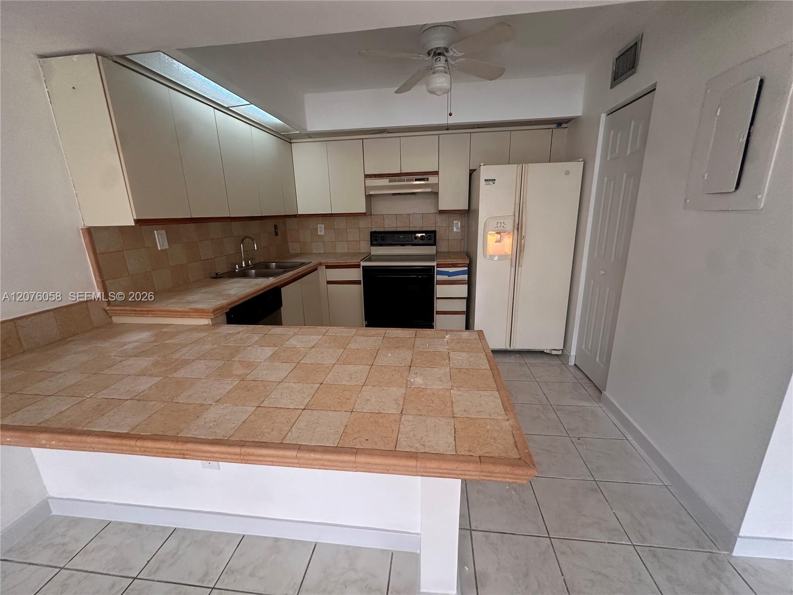 8810 SW 132nd Pl — Photo 5