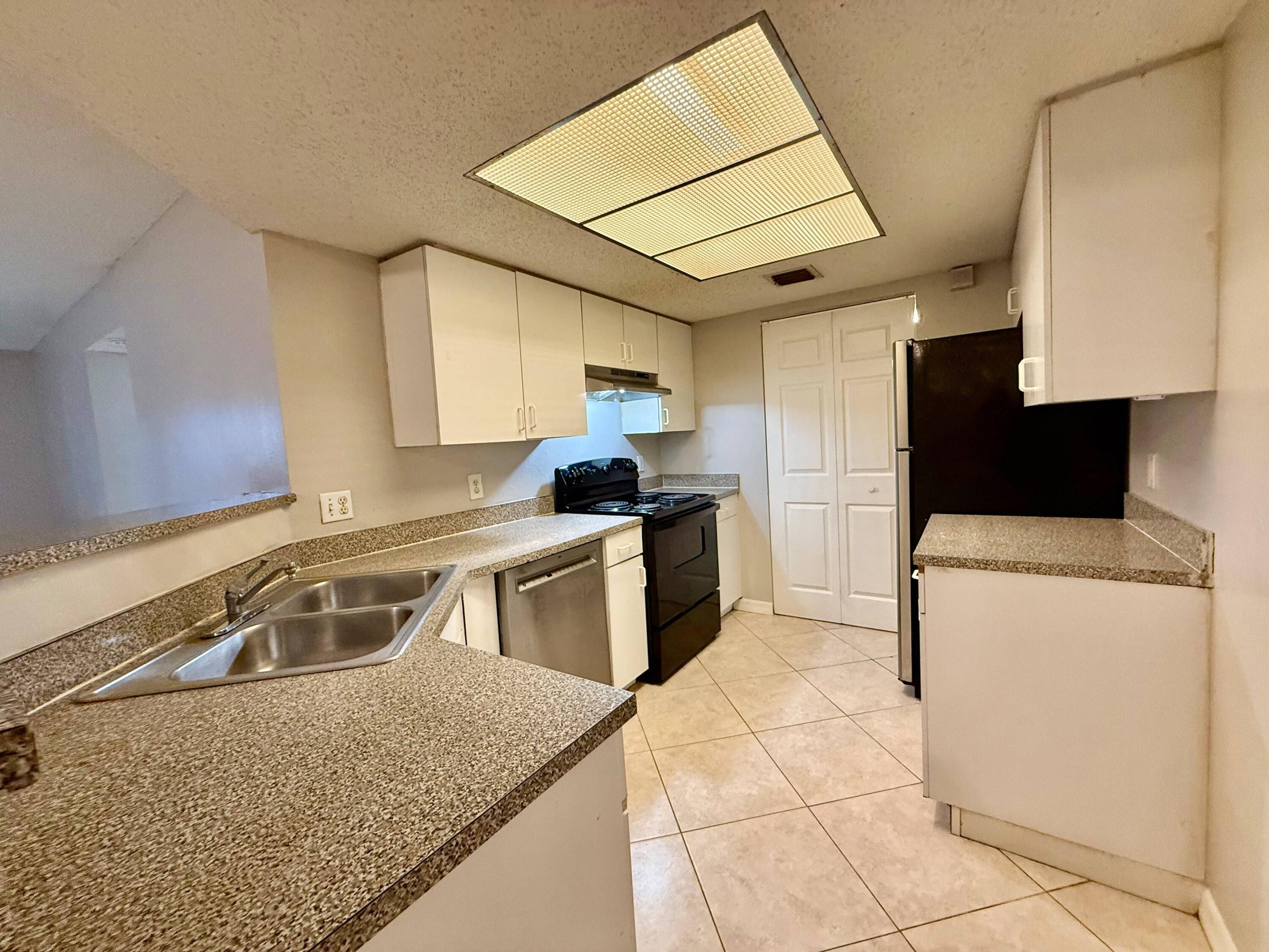 5065 Wiles Road # 105, Coconut Creek FL 33073