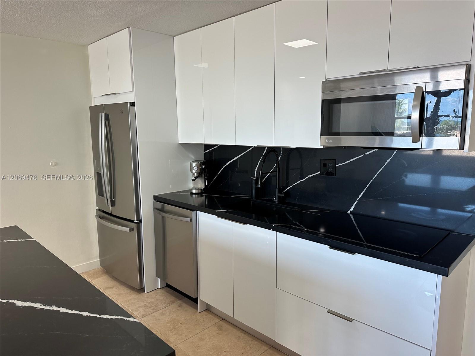 6039 Collins Ave # 310, Miami Beach FL 33140