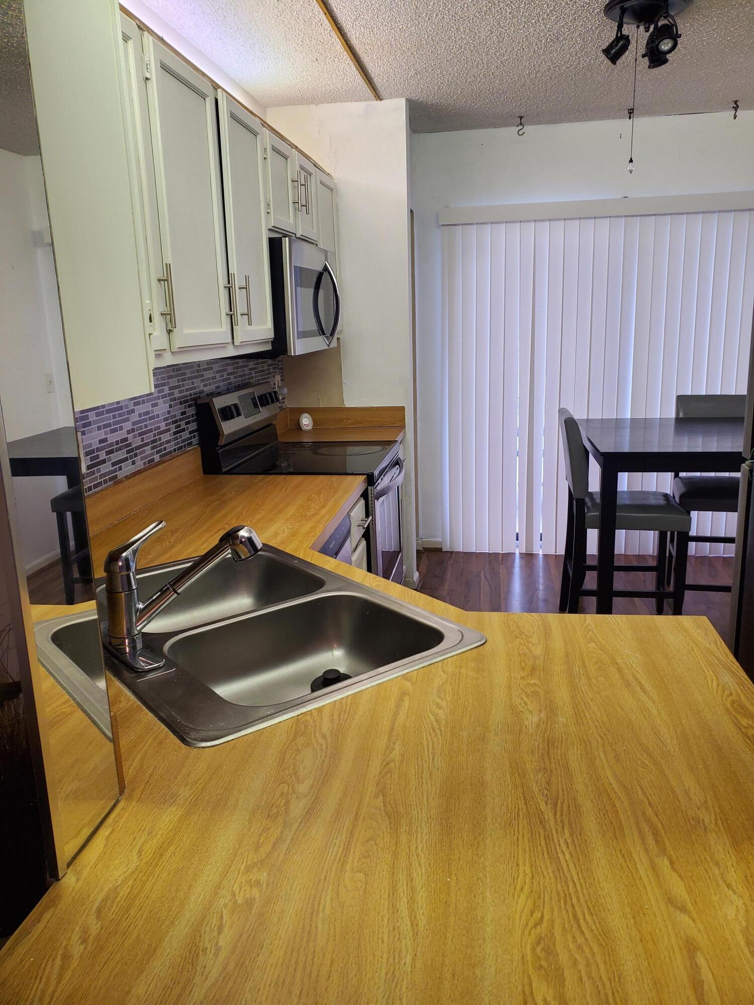 2641 Gately Drive E # 907 — Photo 4