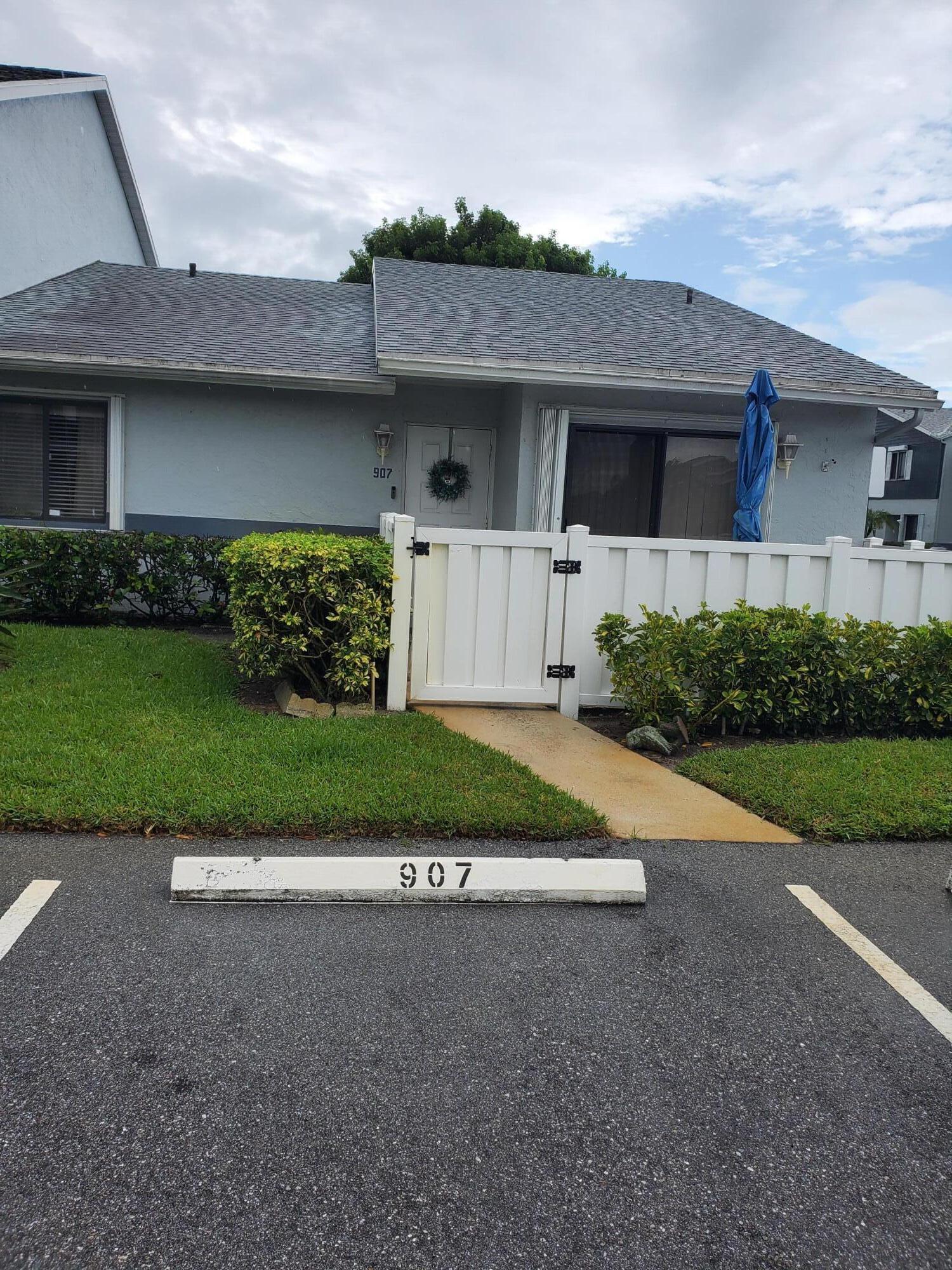 2641 Gately Drive E # 907 — Photo 2