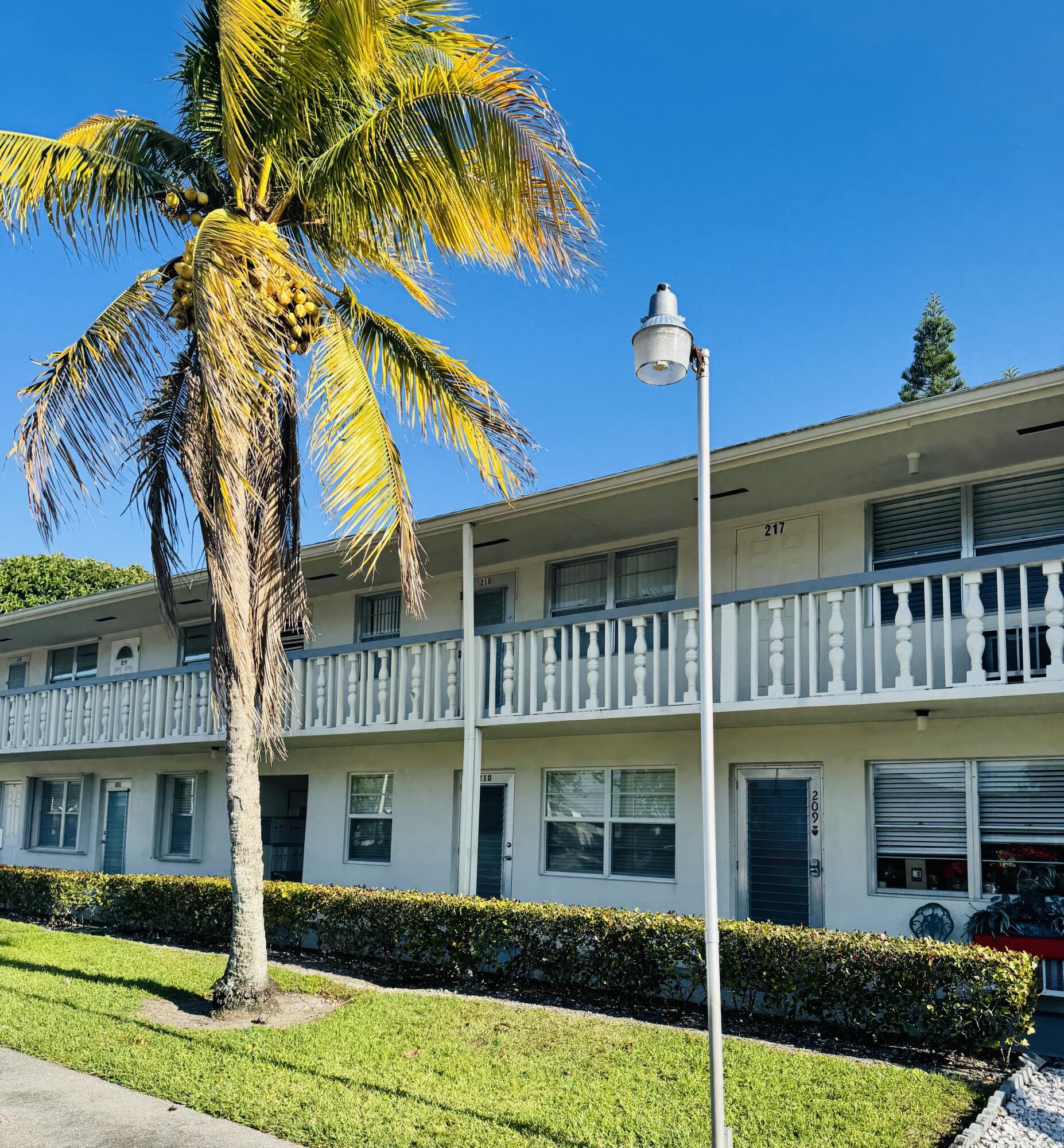 218 Kent M # M, West Palm Beach FL 33417
