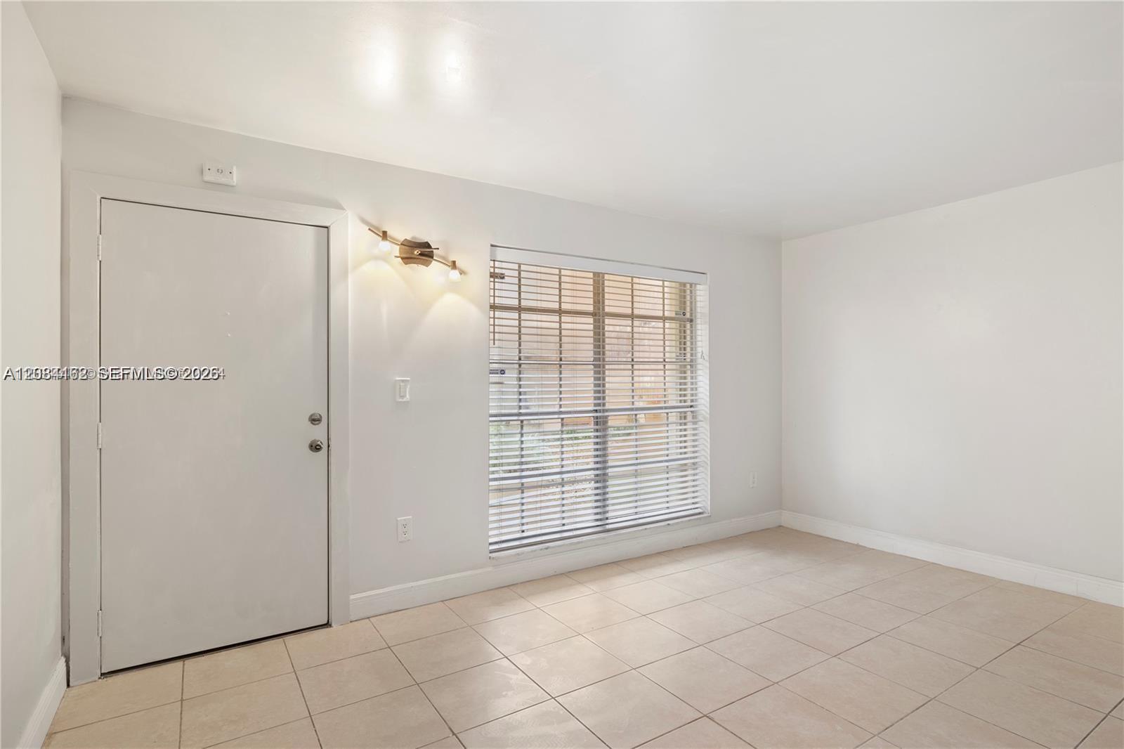7241 Miami Lakes Dr # D19 — Photo 5