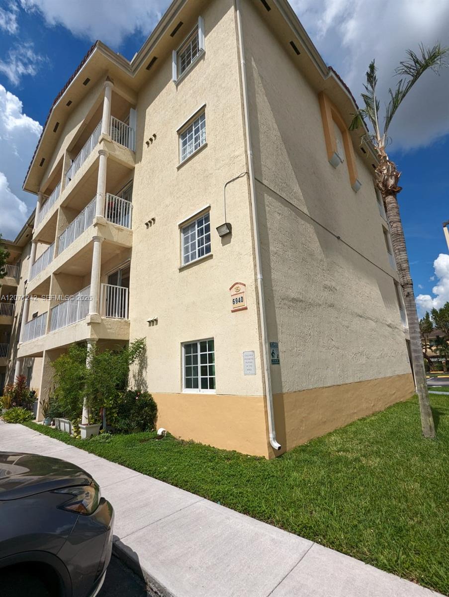 6940 NW 179th St # 7, Hialeah FL 33015