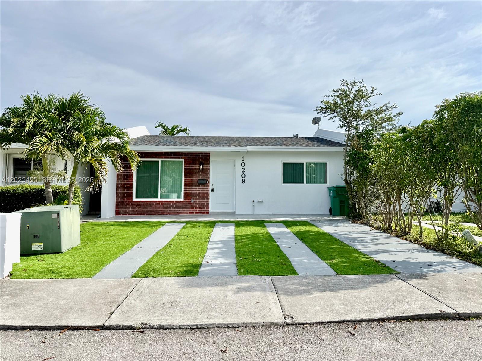 10209 SW 20th Ter, Miami FL 33165