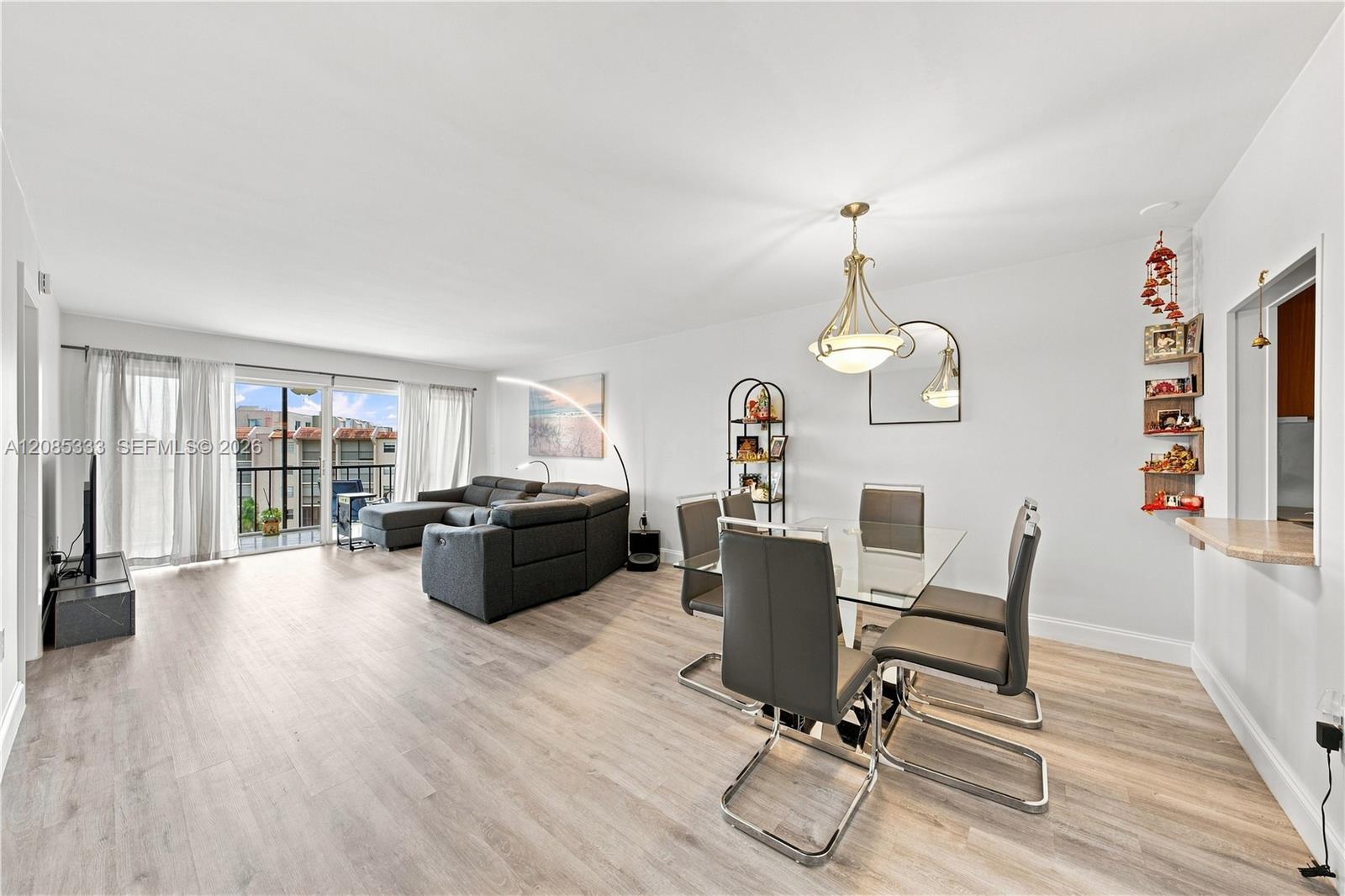 3930 Inverrary Blvd # D — Photo 2