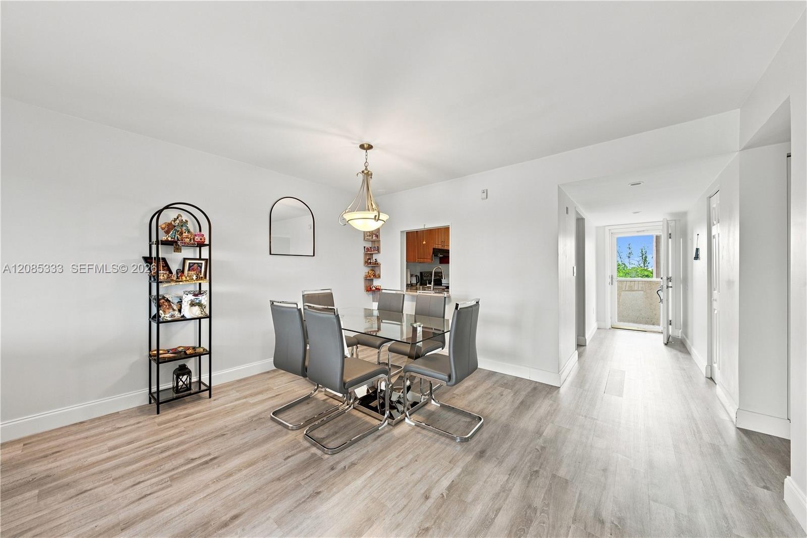 3930 Inverrary Blvd # D — Photo 3