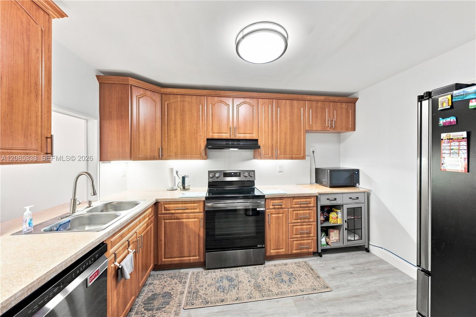 3930 Inverrary Blvd # D — Photo 4