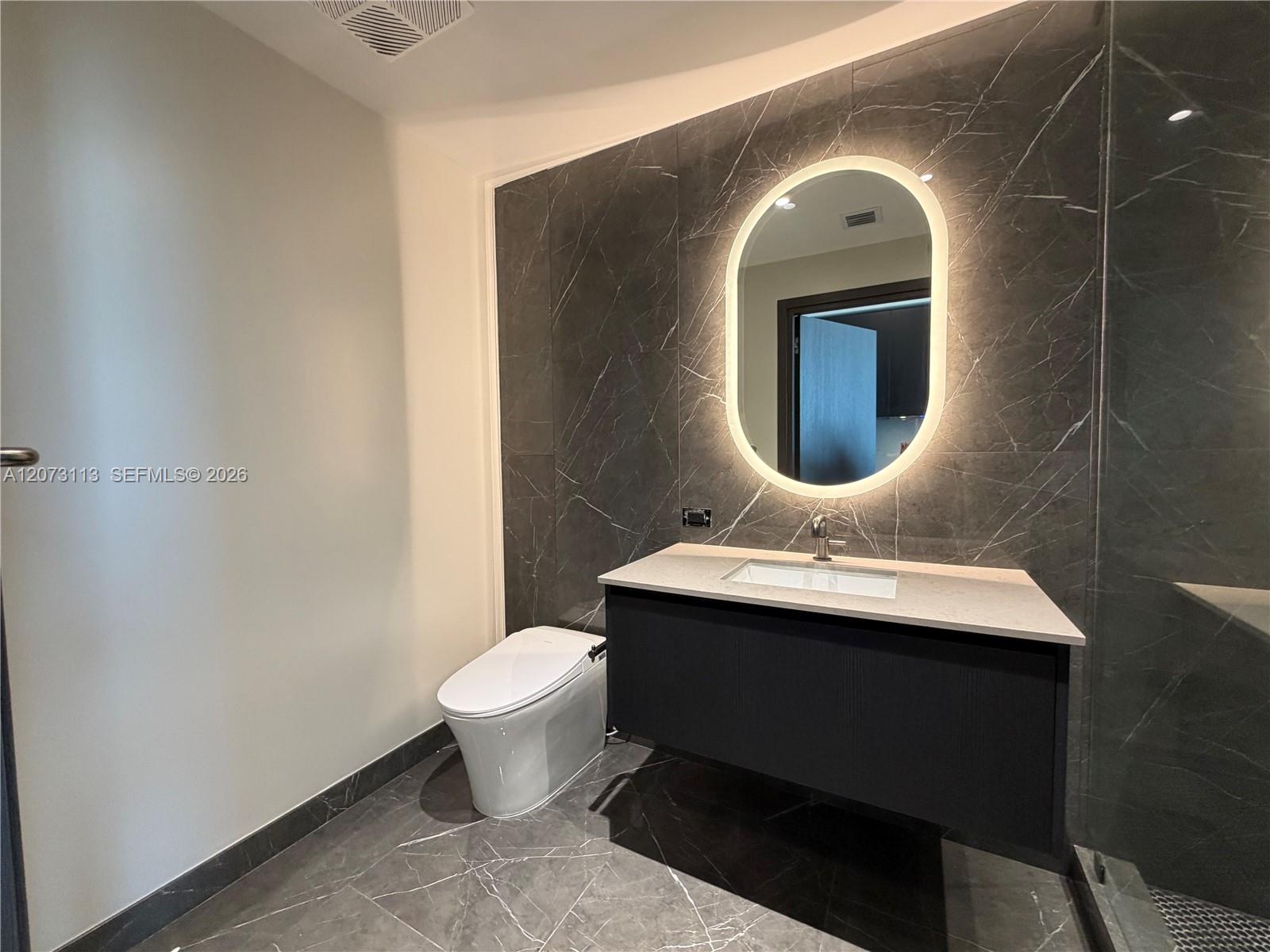 20 NE 11th # 2703B — Photo 3