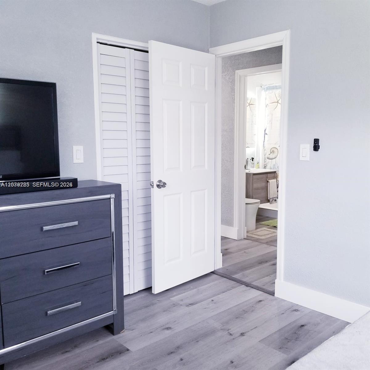 307 SW 15th St # 1 — Photo 3