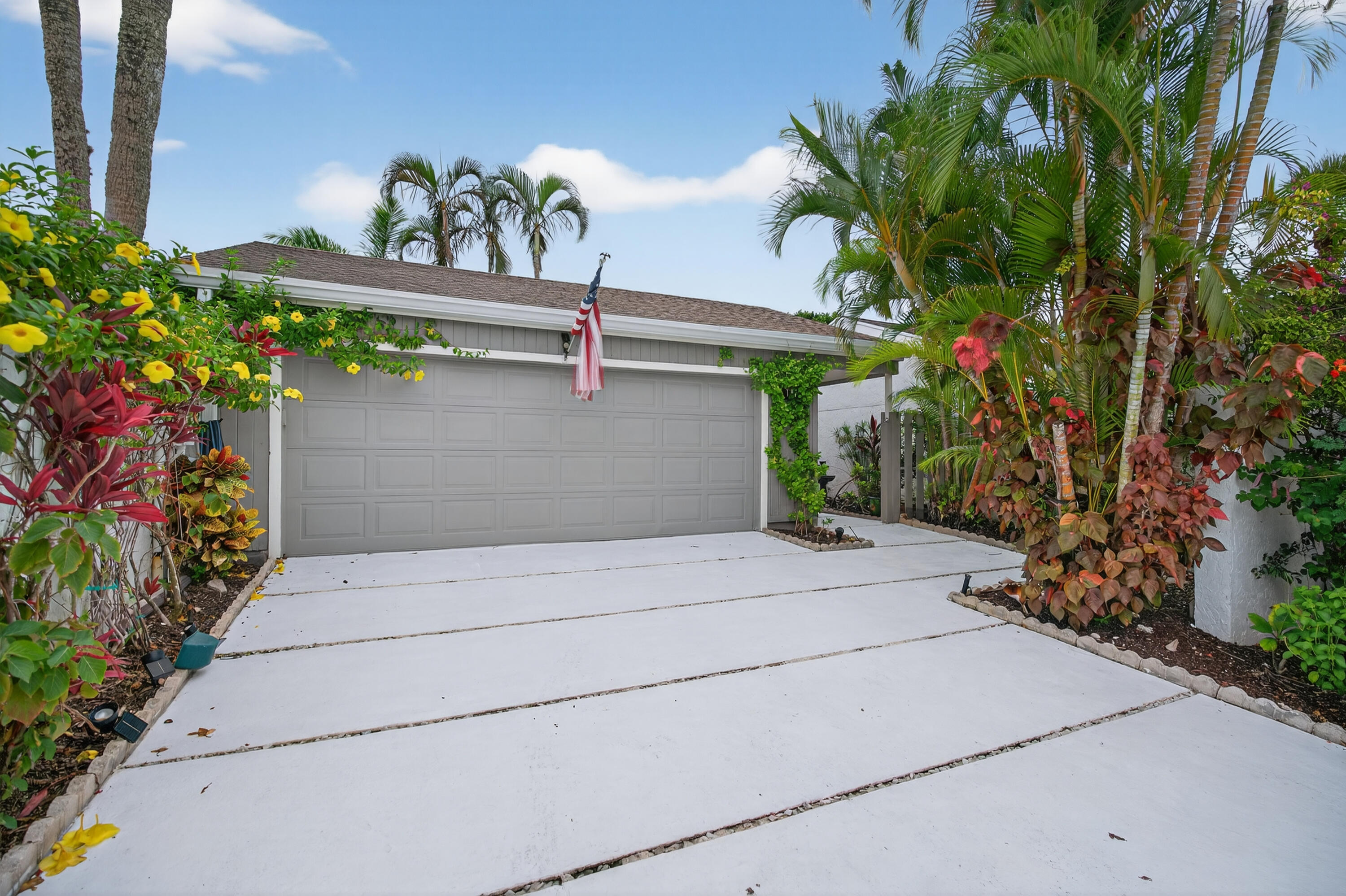 17145 Bay Street — Photo 4
