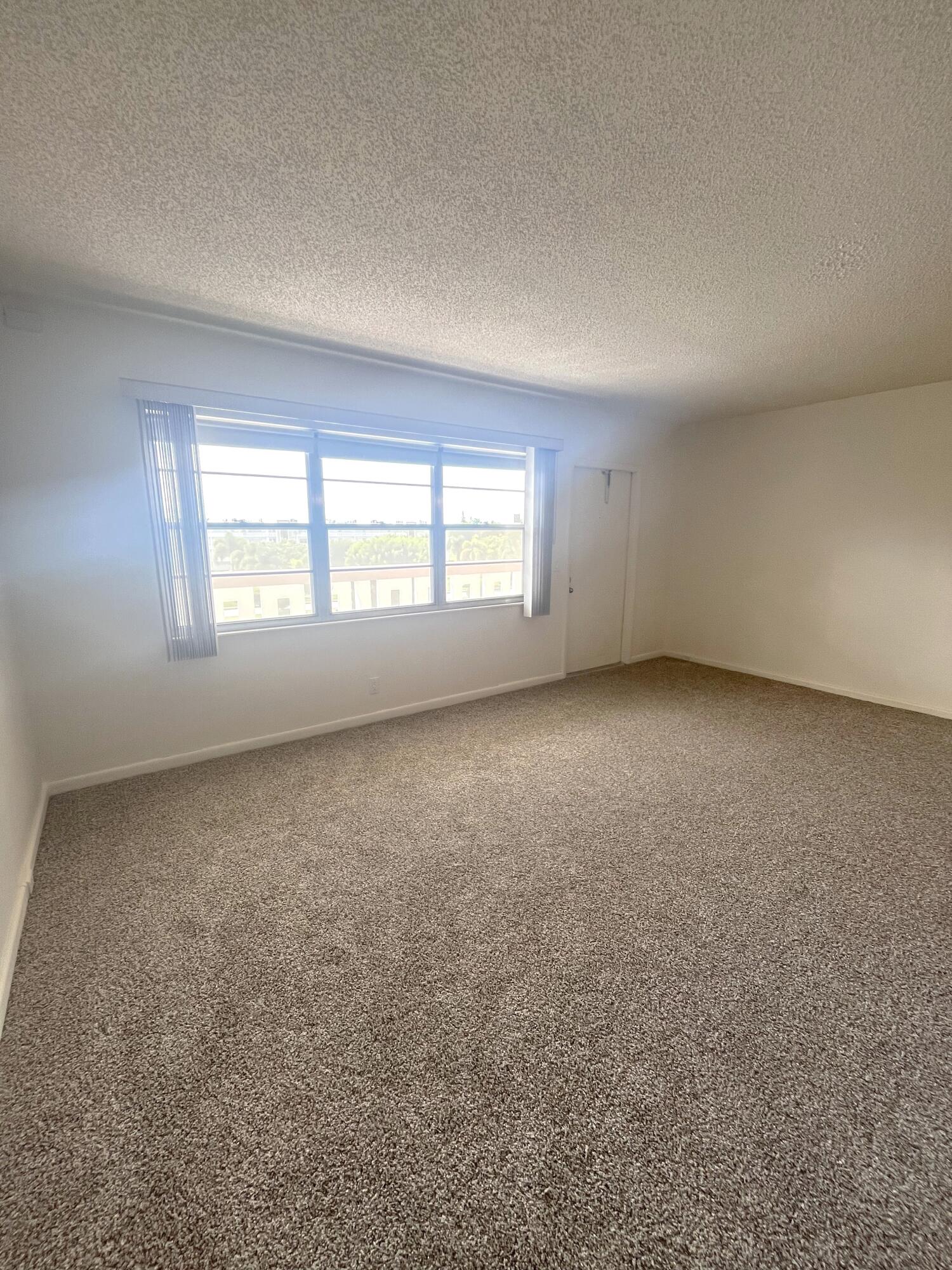 4093 Wolverton E — Photo 5